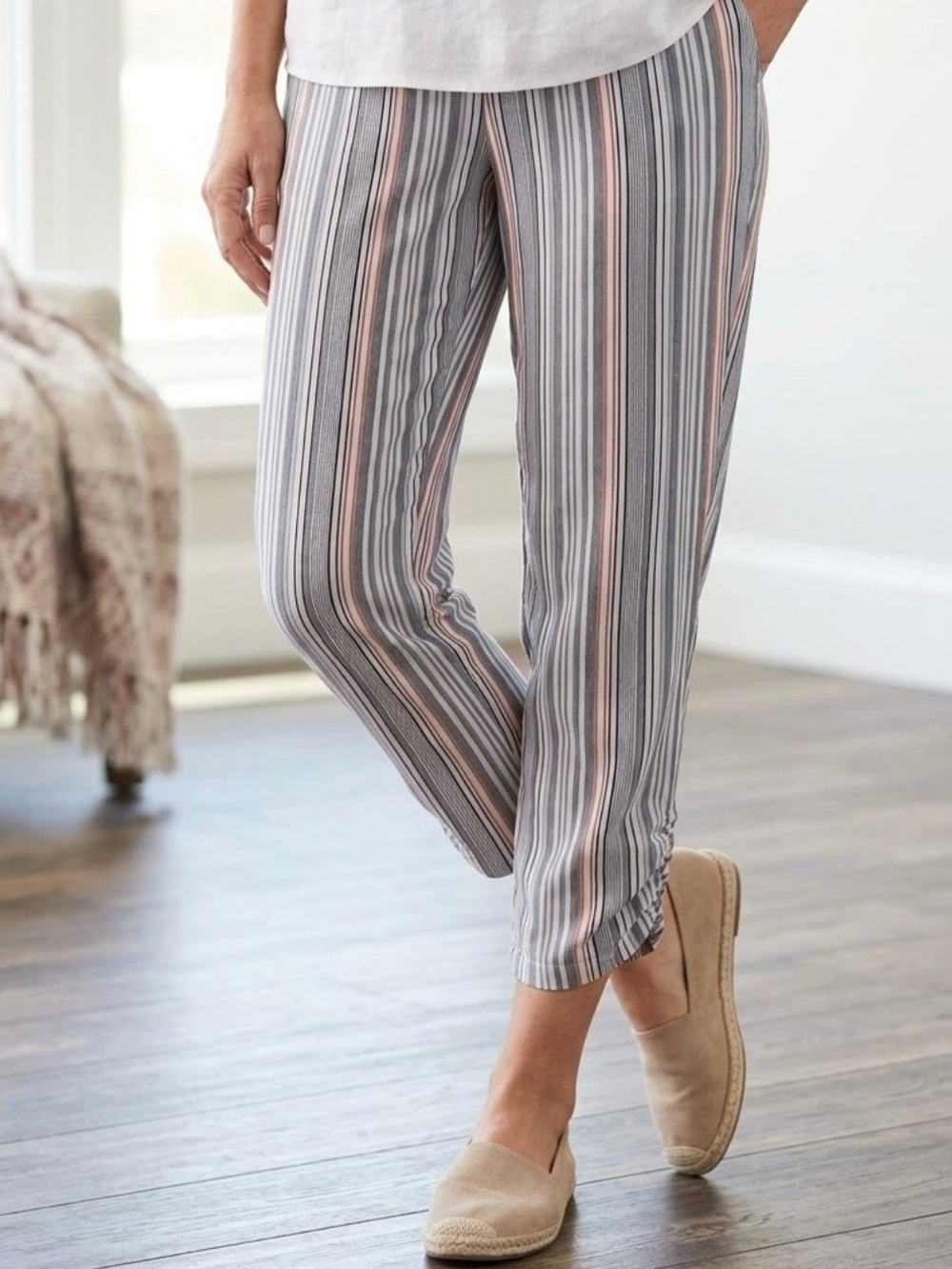 Cato Striped Crop Pants Women's 12 Mid-Rise Ruched Hem Rayon Blend Stretch Capri
